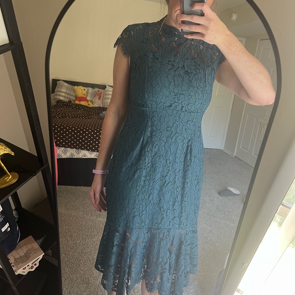 Chic Lace Midi Dress in Teal